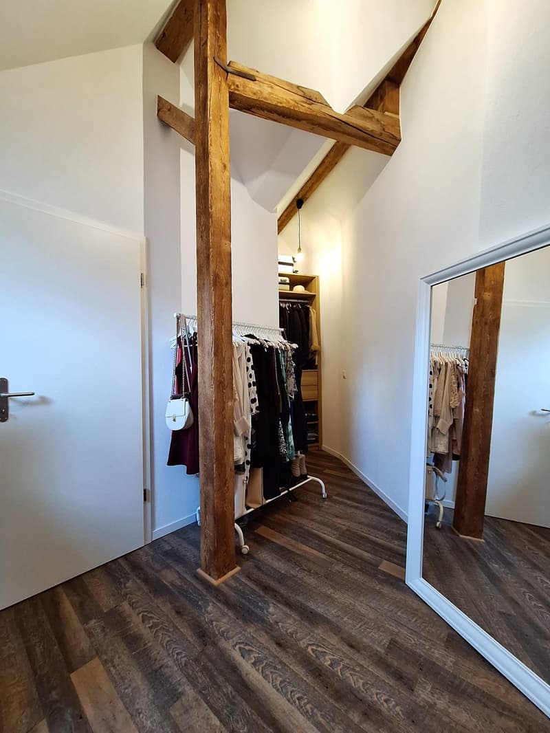 Wunderschöne 2.5-Zimmer-Dachwohnung nahe Bahnhof Dietikon (4)