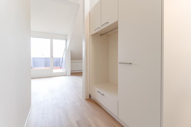 Helle 3.5-Zimmer-Dachwohnung an ruhiger Lage in Jegenstorf (5)