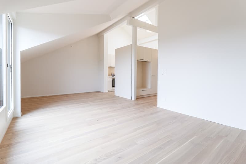 Helle 3.5-Zimmer-Dachwohnung an ruhiger Lage in Jegenstorf (3)