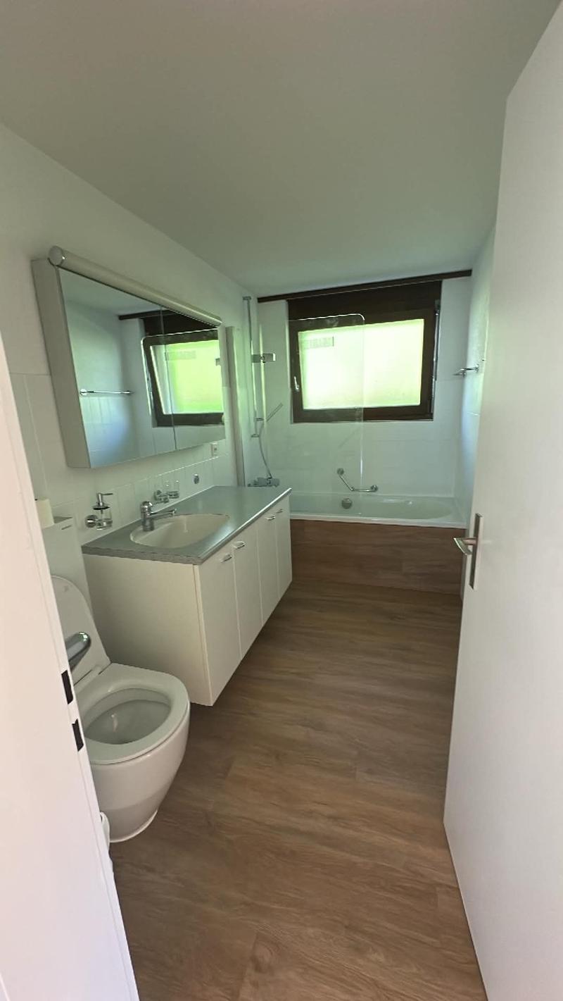 Titel: Traumhafte, grosszügige 4.5-Zimmer-Wohnung (97 m²) in Oberhofen am Thunersee mit grossem Balkon und Seesicht zu untervermieten (2)