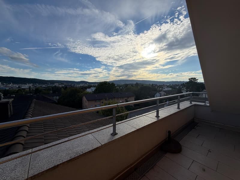 4.5 Zimmer Wohnung mit viel Sonnenlicht (2)