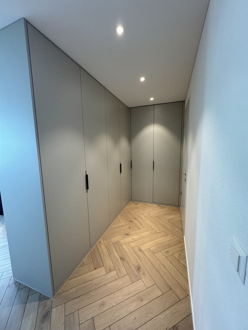 Moderne 2.5-Zimmer-Wohnung mit Seesicht in Three Points (8)