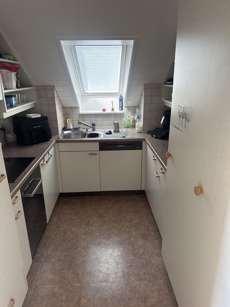 Lichtdurchflutete 4,5-Zimmer-Dachwohnung mit zwei Balkonen und viel Plat (1)