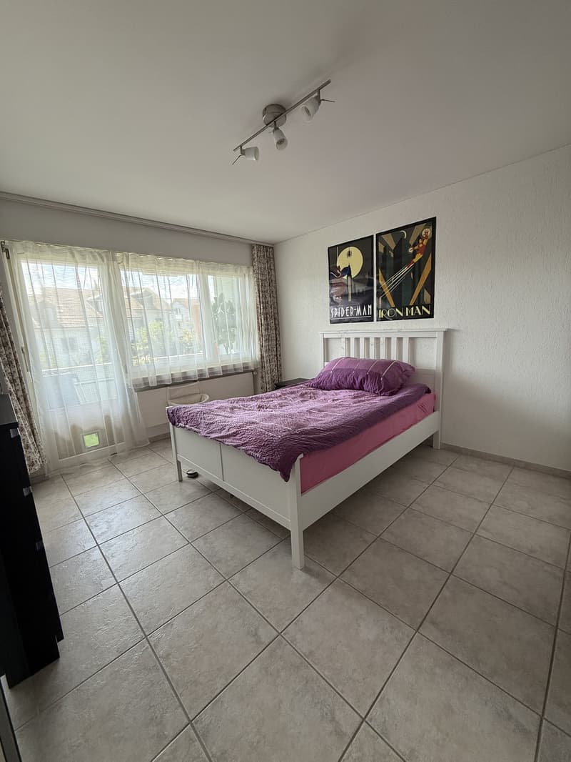 Grosszügige und helle 3.5-Zimmer-Wohnung mit grossem Balkon in ruhiger Lage in Zufikon (9)