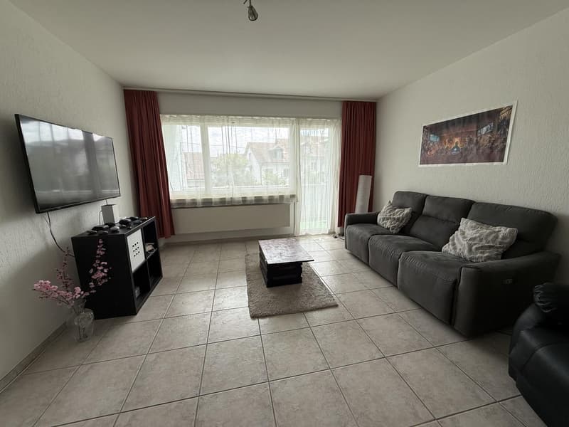 Grosszügige und helle 3.5-Zimmer-Wohnung mit grossem Balkon in ruhiger Lage in Zufikon (7)