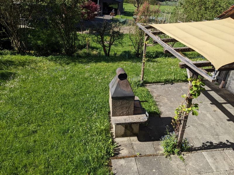 Schönes Zimmer im Grünen, viel Wohnfläche (5)
