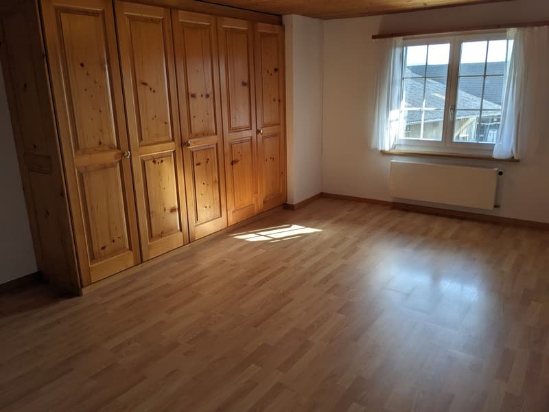 Schönes Zimmer im Grünen, viel Wohnfläche (9)