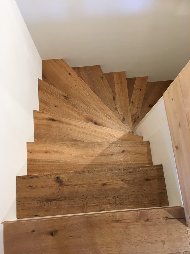 Charmante Dachwohnung mitten im Dorf Wald ZH (4)