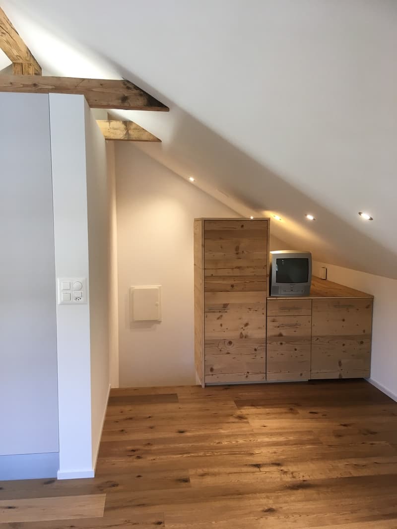 Charmante Dachwohnung mitten im Dorf Wald ZH (3)