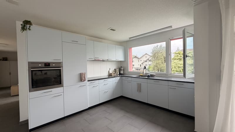 Moderne 3.5 Zi.Whg. an ruhiger und sonniger Lage (2)