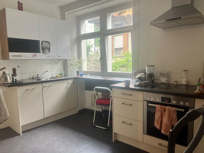 Wunderschöne, helle Altbauwohnung an zentraler Lage (4)