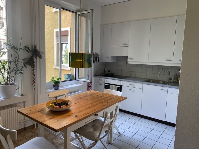 Mitbewohnerin für schöne Altbauwohnung (2)
