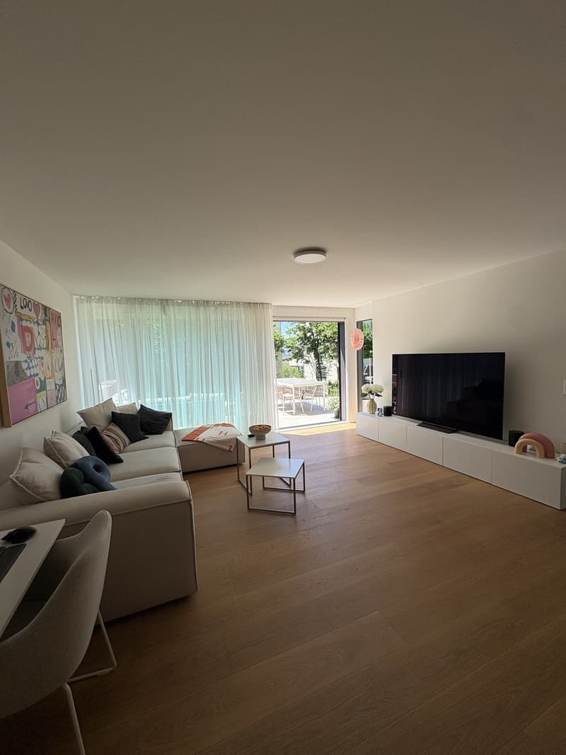 Helle und Moderne Wohnung mit Terrasse und Garten (4)
