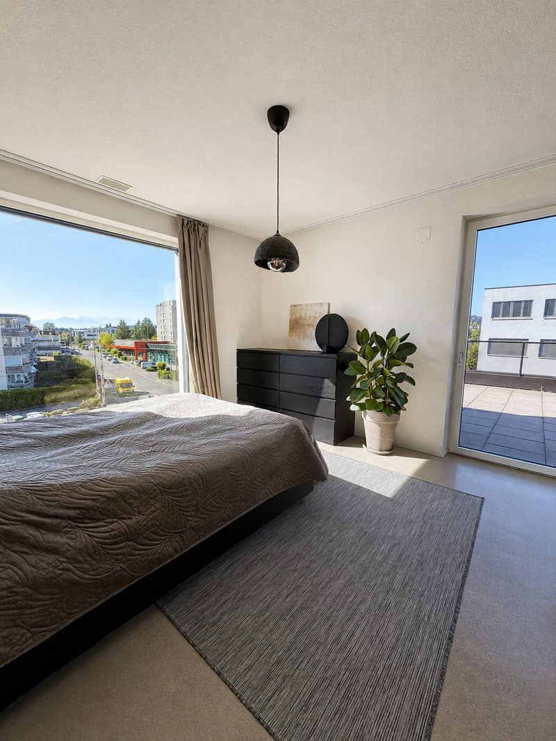 Helle 3.5-Zimmer-Dachwohnung mit 80 m² Dachterrasse in Bremgarten (7)