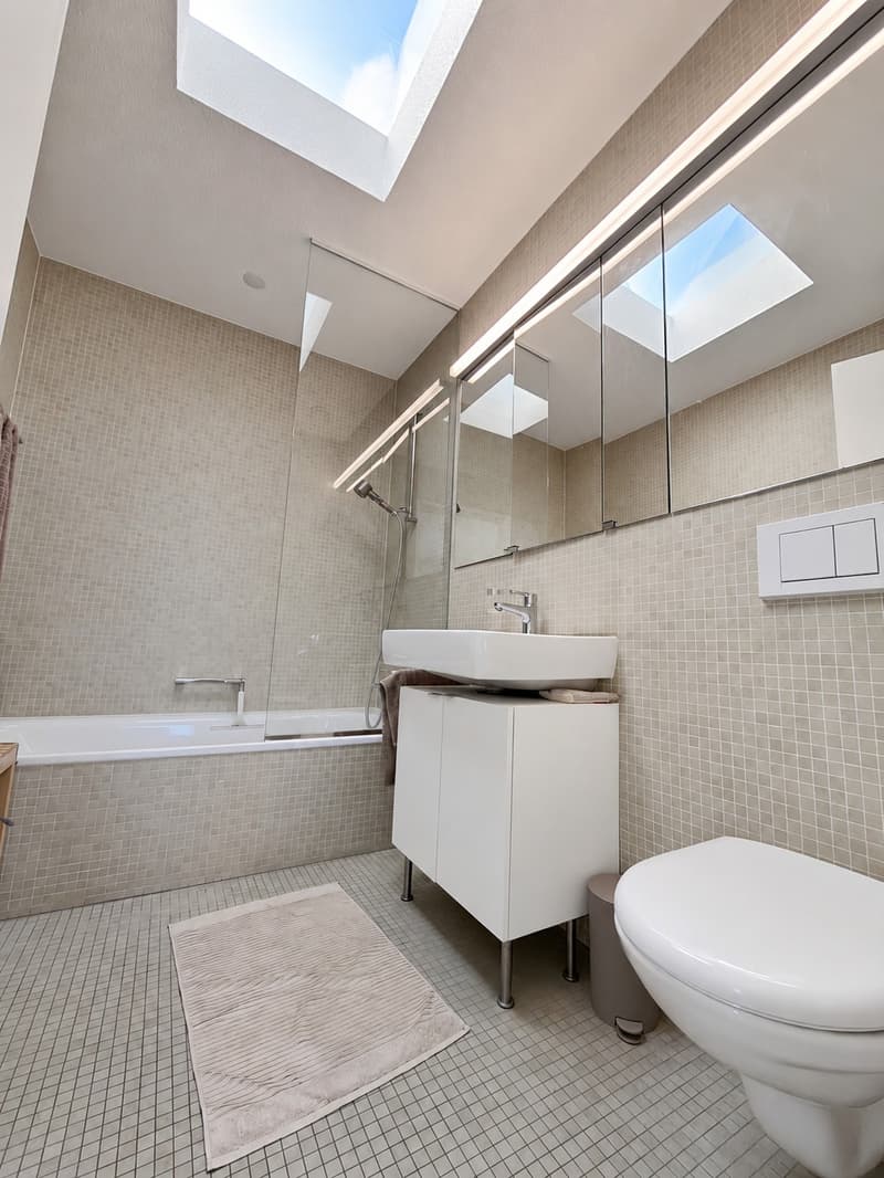 Helle 3.5-Zimmer-Dachwohnung mit 80 m² Dachterrasse in Bremgarten (8)