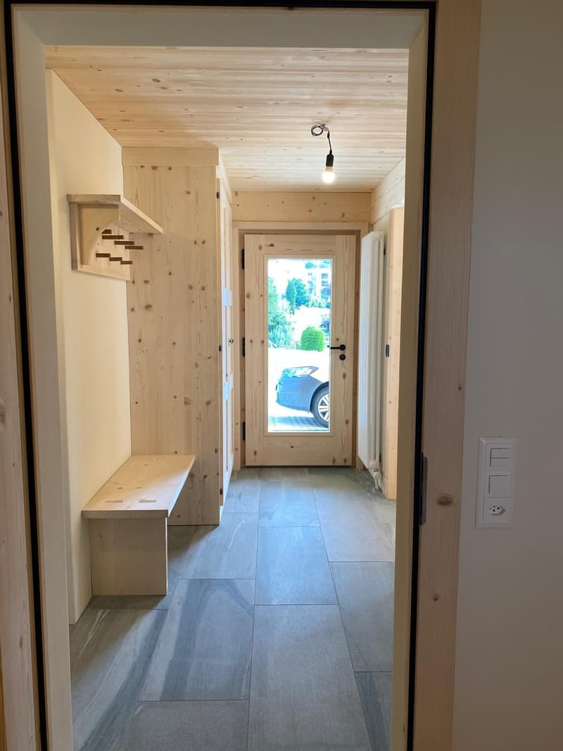Moderne 3.5- Zimmerwohnung in Trun, Graubünden (2)