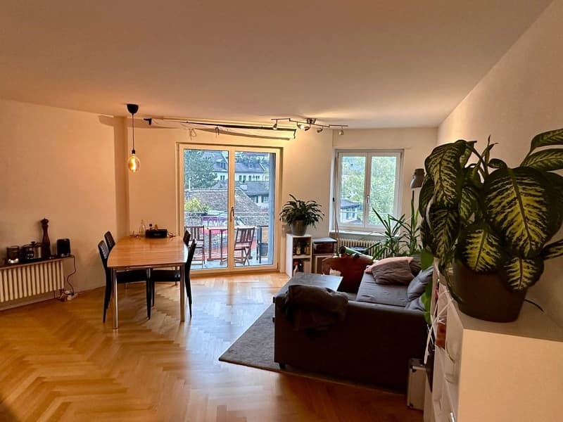 Bright apartment in lively area (1)