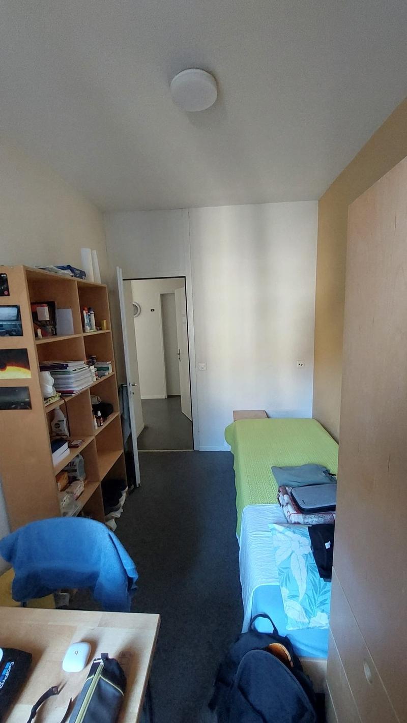 Möbliertes WG-Zimmer in zentraler Lage nahe Bahnhof und Universität (1)