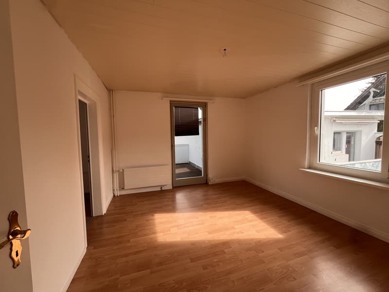 3-Zimmer-Wohnung mit Blick auf den Rhein inkl. Parkplatz und Nebenkosten (2)