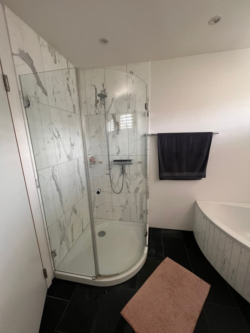 Helles Zimmer in Einfamilienhaus-WG (8)