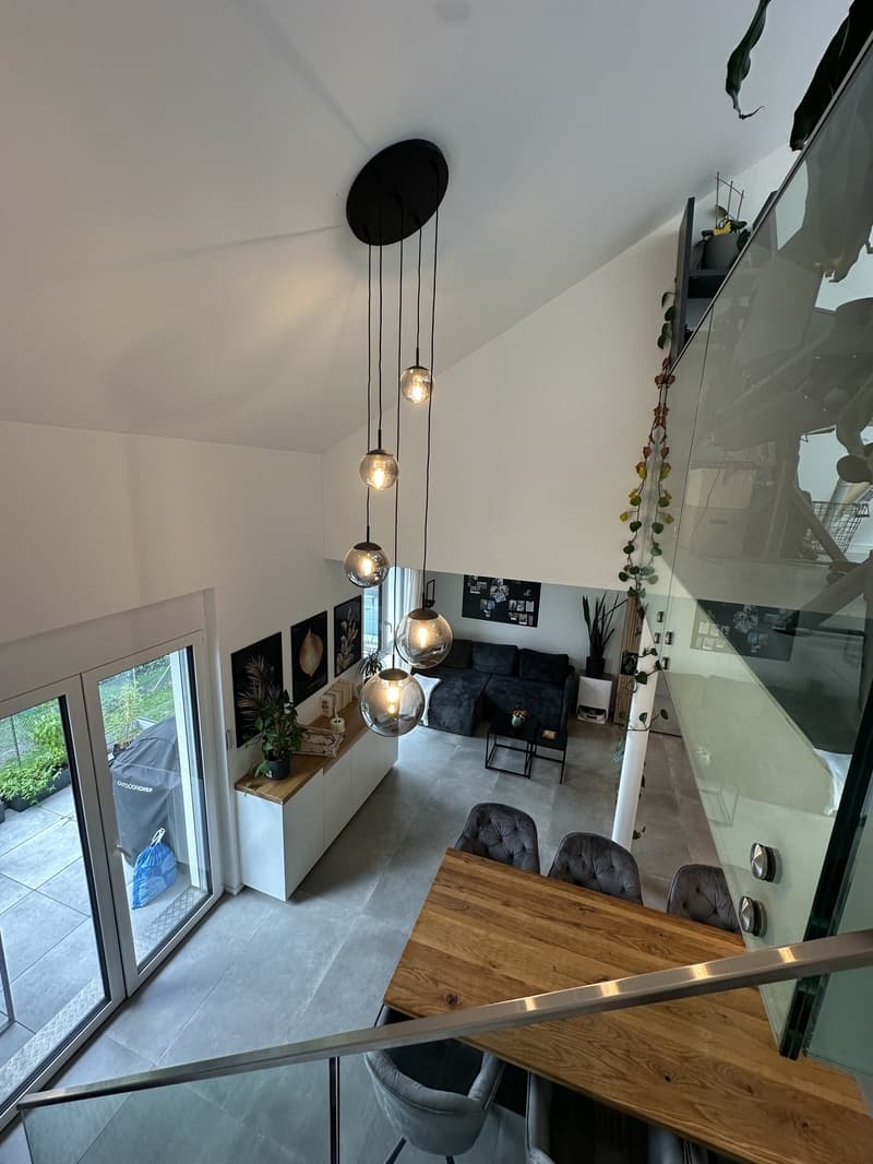 Moderne 2.5 Zimmer Dachwohnung mit Galerie (2)