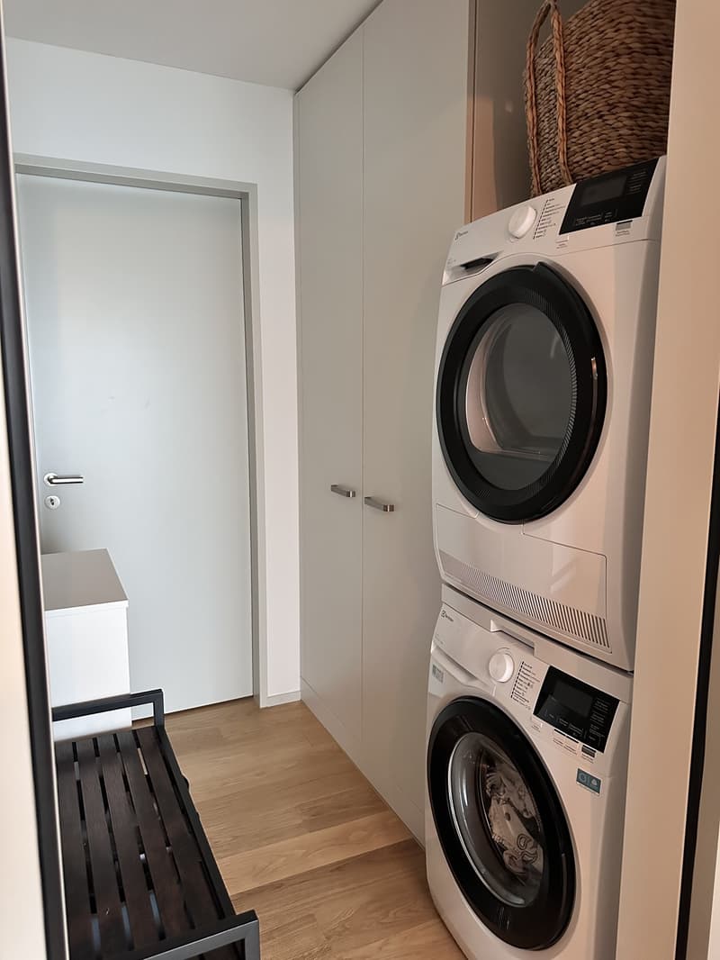 Modern and new 4.5-room apartment in the village center of Niederhasli (5)