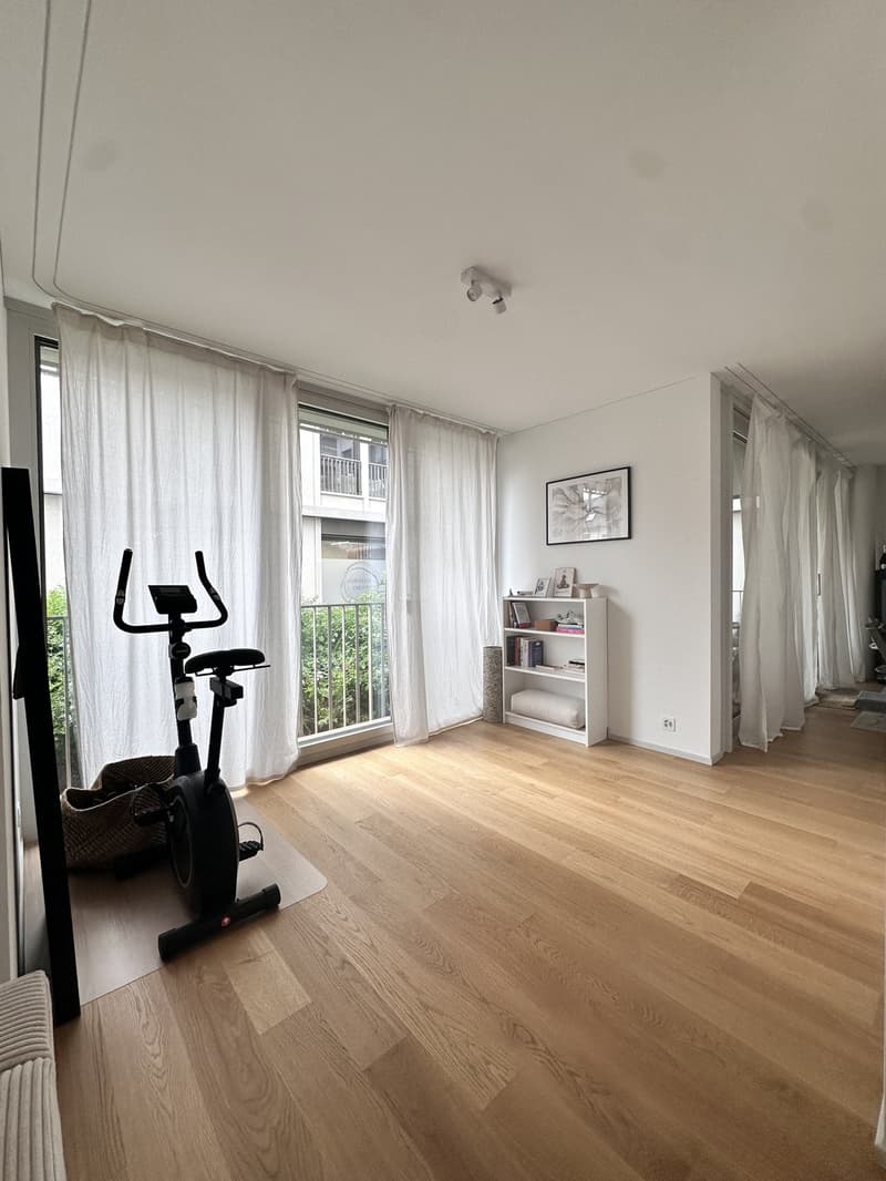 Modern and new 4.5-room apartment in the village center of Niederhasli (11)