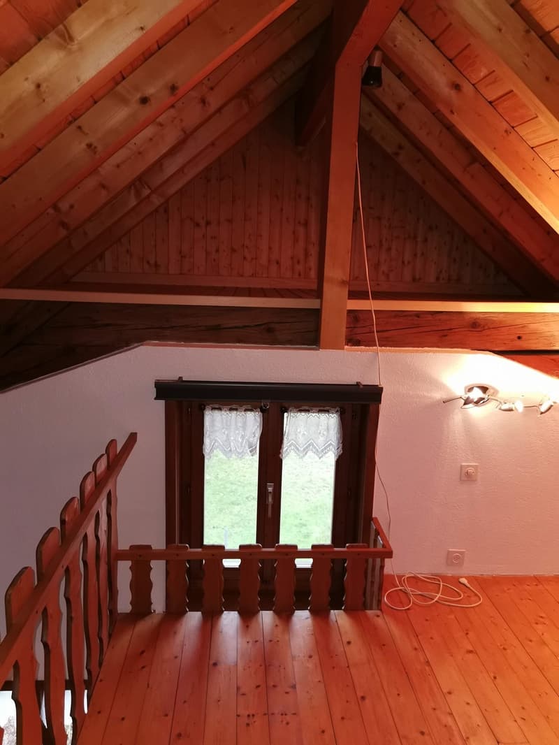 Grand studio 60 m² avec mezzanine, Neyruz (FR) (8)