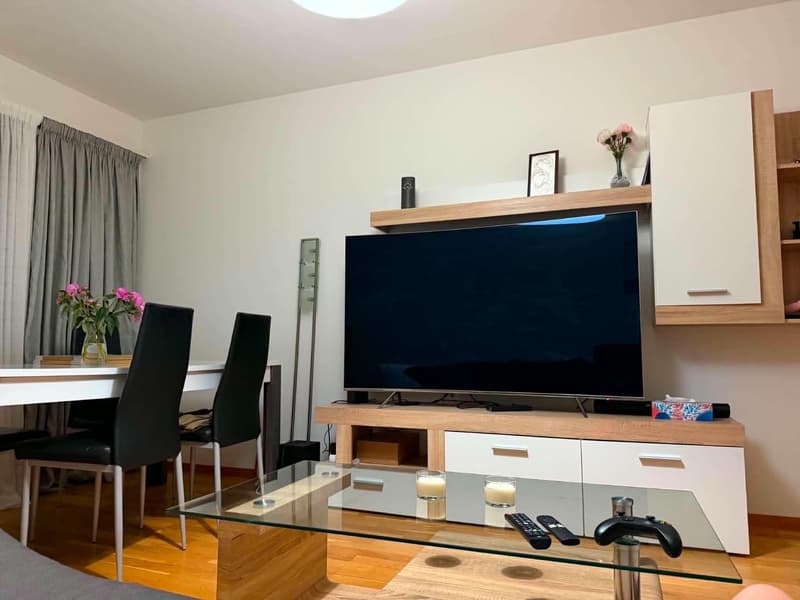 3-Zimmer-Wohnung in St. Gallen Nachmieter gesucht 3.5-Zimmer-Wohnung in St. Gallen Wir suchen ab sofort einen Nachmieter für unsere gemütliche 3.5-Zimmer-Wohnung im Erdgeschoss in St. Gallen. 3.5 Zimmer St. Gallen Erdgeschoss Balkon Waschmaschine im (1)