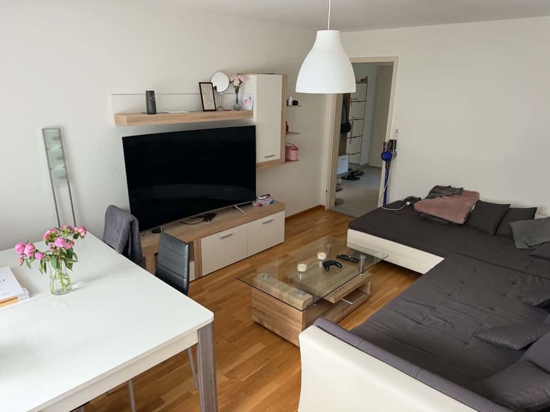 3-Zimmer-Wohnung in St. Gallen Nachmieter gesucht 3.5-Zimmer-Wohnung in St. Gallen Wir suchen ab sofort einen Nachmieter für unsere gemütliche 3.5-Zimmer-Wohnung im Erdgeschoss in St. Gallen. 3.5 Zimmer St. Gallen Erdgeschoss Balkon Waschmaschine im (2)