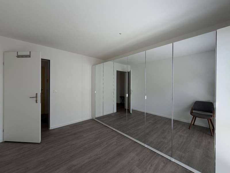 Grosszügige renovierte 4,5-Zimmer-Wohnung (110 m²) mit zwei Balkonen in Teufen (5)