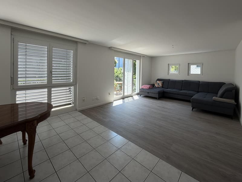Grosszügige renovierte 4,5-Zimmer-Wohnung (110 m²) mit zwei Balkonen in Teufen (12)