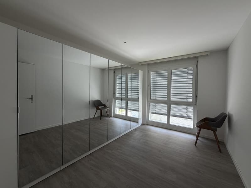 Grosszügige renovierte 4,5-Zimmer-Wohnung (110 m²) mit zwei Balkonen in Teufen (7)