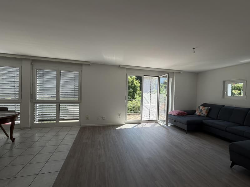 Grosszügige renovierte 4,5-Zimmer-Wohnung (110 m²) mit zwei Balkonen in Teufen (11)