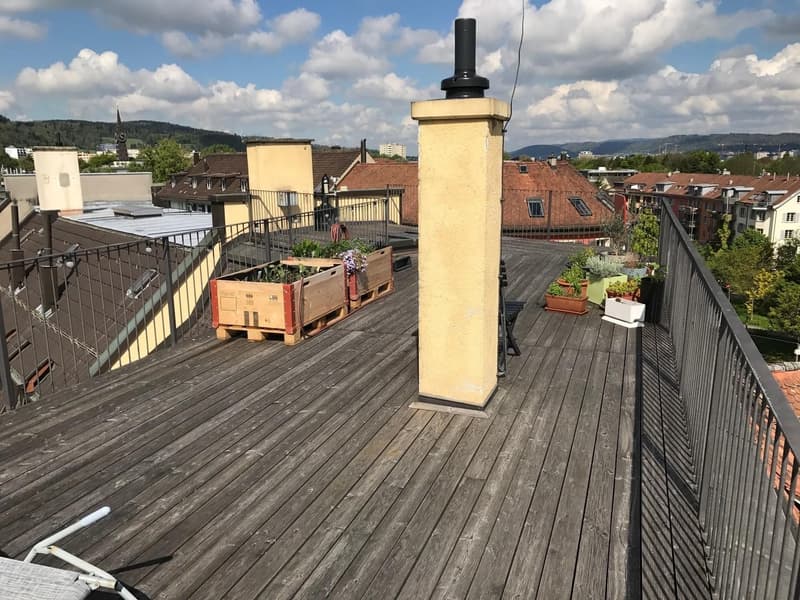 Charmante und helle Dachwohnung mit Holzbalken (5)
