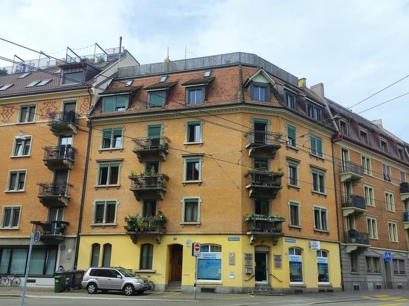 Charmante und helle Dachwohnung mit Holzbalken (6)