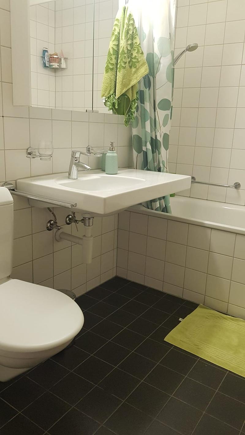 unfurnished room in a shared flat (4)