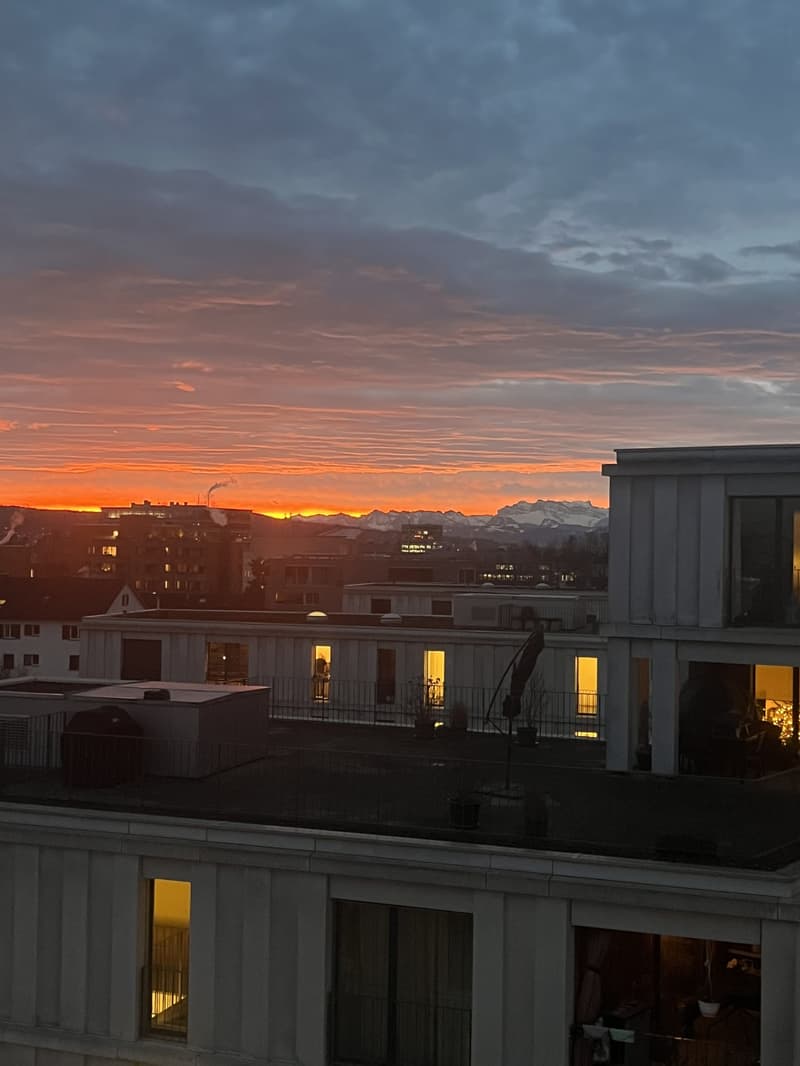 WG Zimmer mit direktem Balkonzugang mit Blick über Züricb ab Oktober! (2)