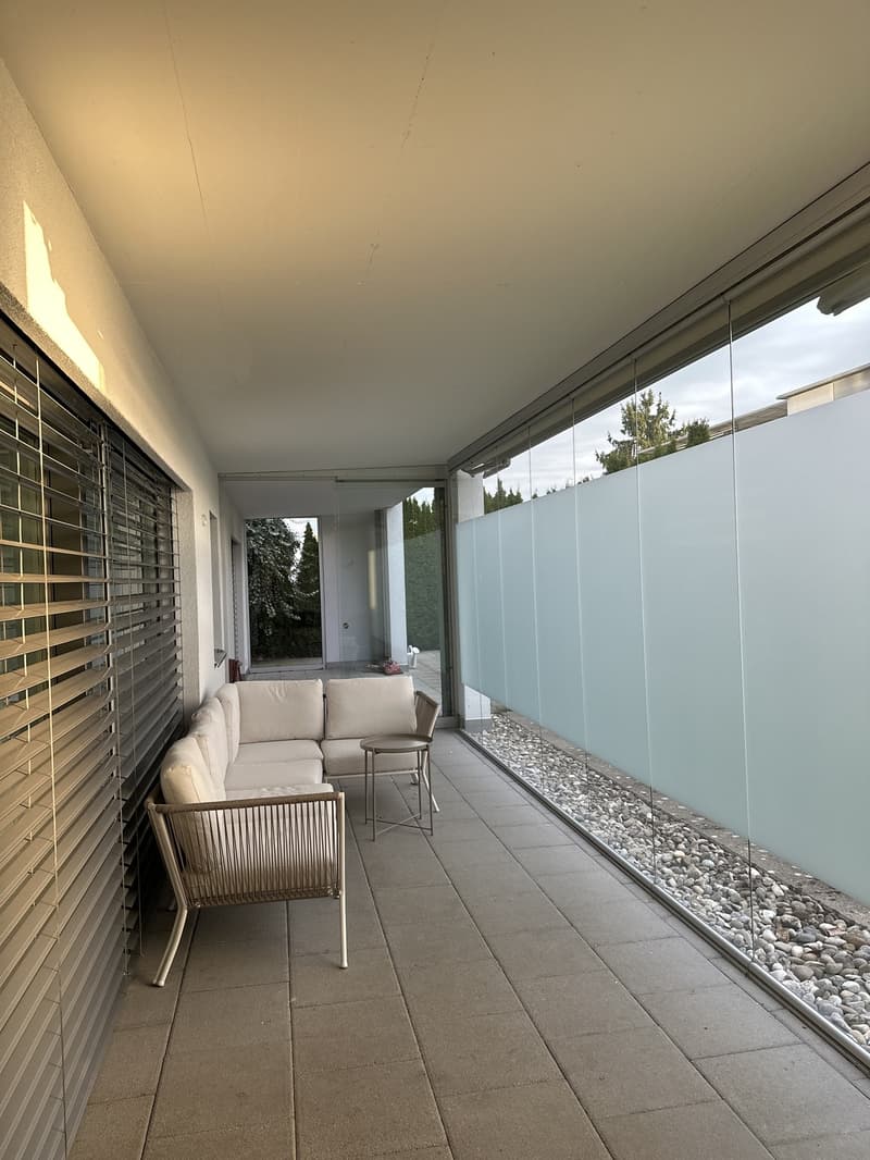Moderne 2.5 Zimmer Wohnung (7)