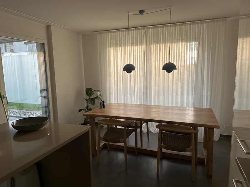 Moderne 2.5 Zimmer Wohnung (1)