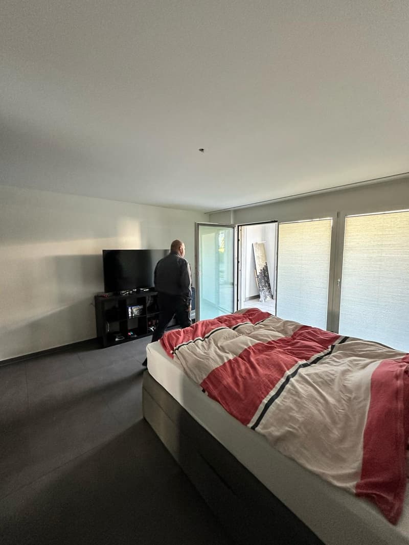 Moderne 2.5 Zimmer Wohnung (2)