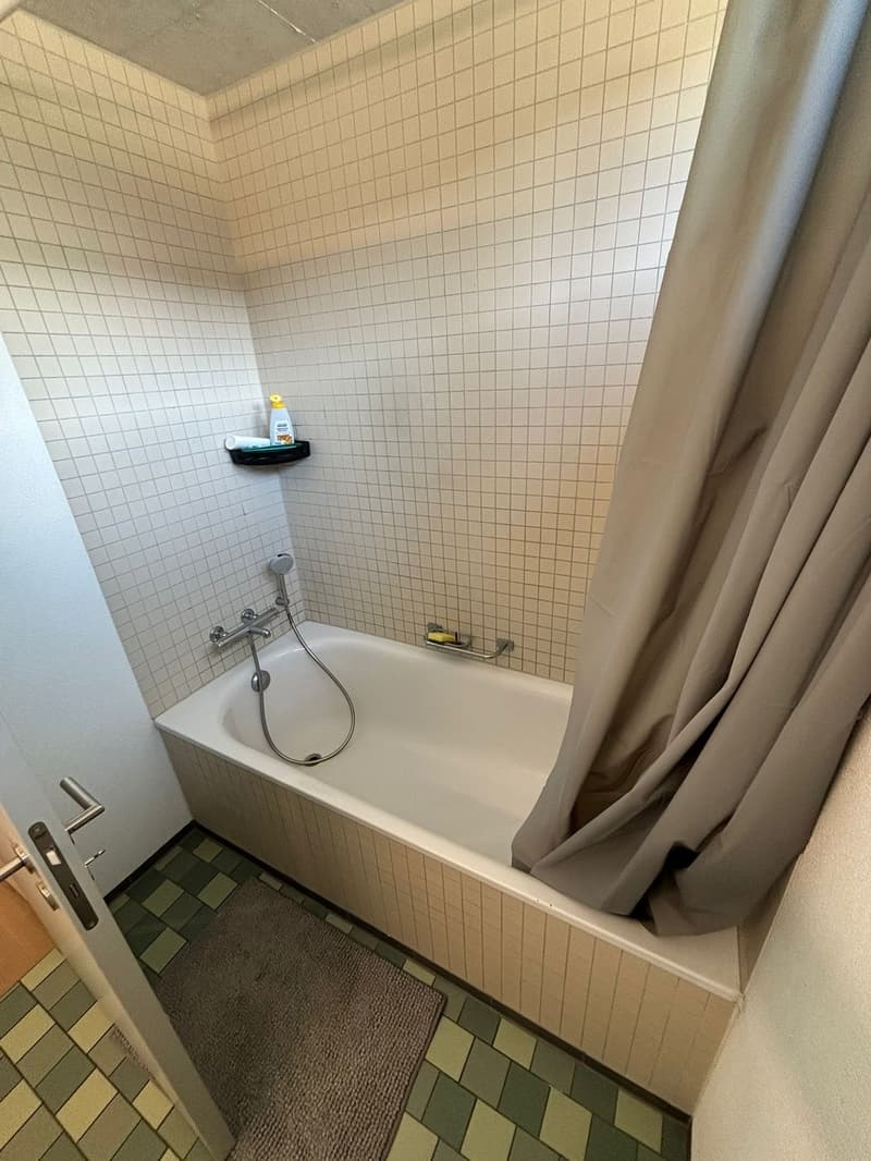 2 zimmer in moderner WG - 4 min von banhof stettbach (3)