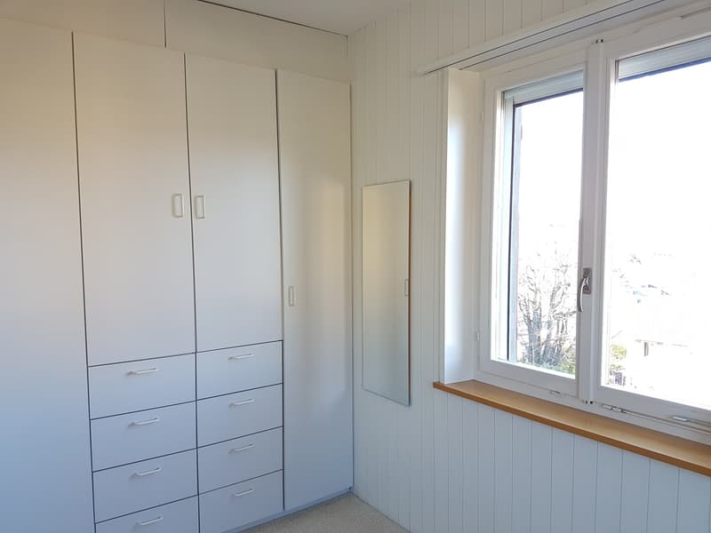 A furnished WG-room in Adliswil (Zurich land) is available from 1. October 2026 (2)