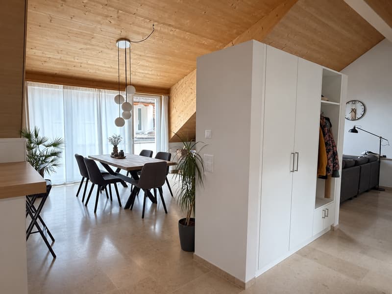 3.5-Zimmer-Dachwohnung mit Sonnenbalkon im ruhigen Felsberg bei Chur (4)