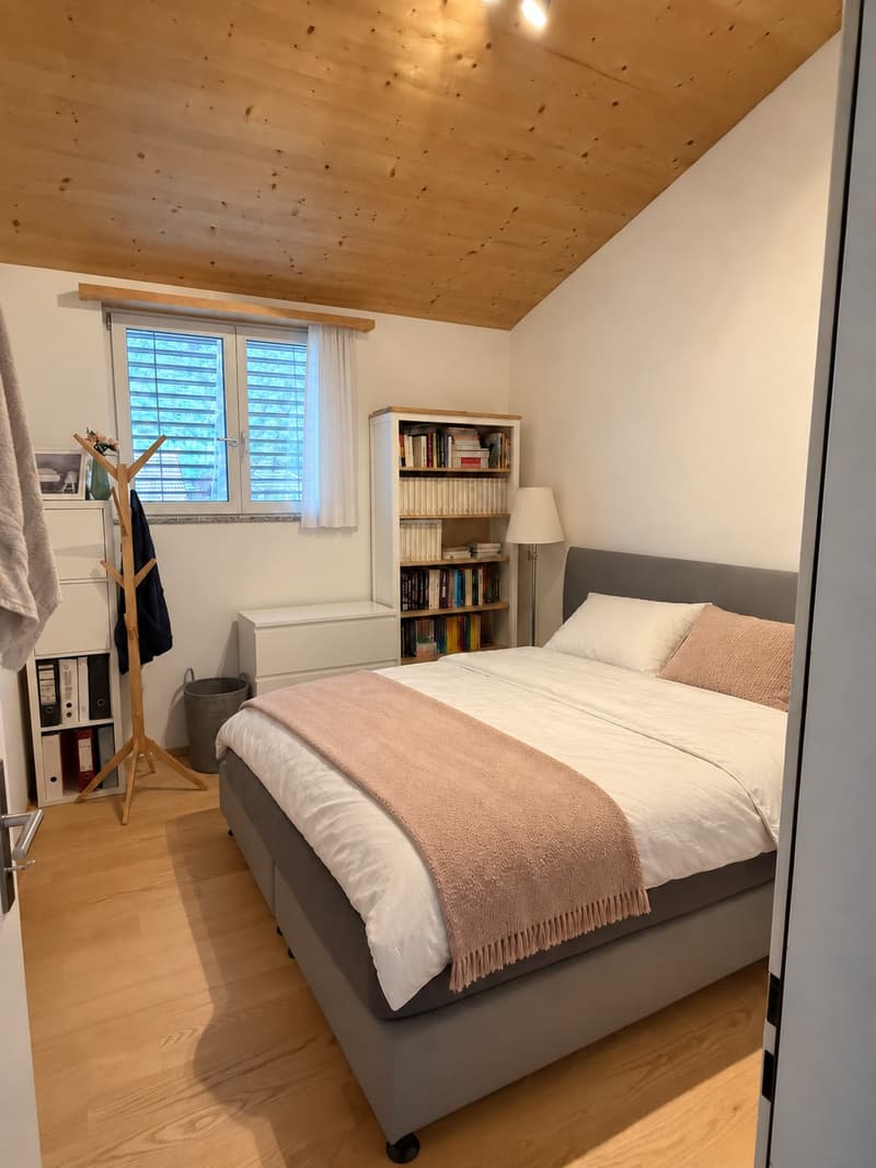 3.5-Zimmer-Dachwohnung mit Sonnenbalkon im ruhigen Felsberg bei Chur (6)