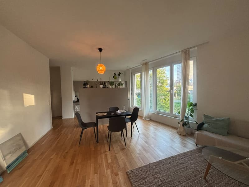 Room available! (5)