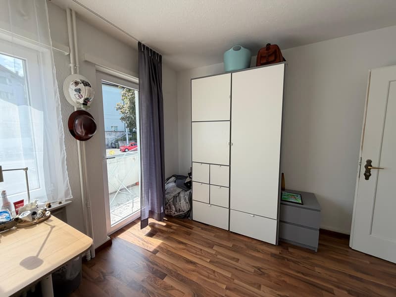 Möbliertes 14m² WG-Zimmer mit Balkon & Riesenterrasse in Neuaffoltern (2)