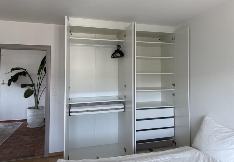 Furnished 2.5-Room Apartment with Views  Short-Term Rental (11)