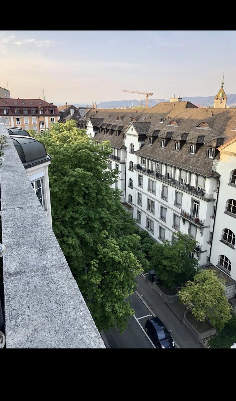 Spacious, Partially Furnished 2.5-Room Apartment in Central Zürich (12)