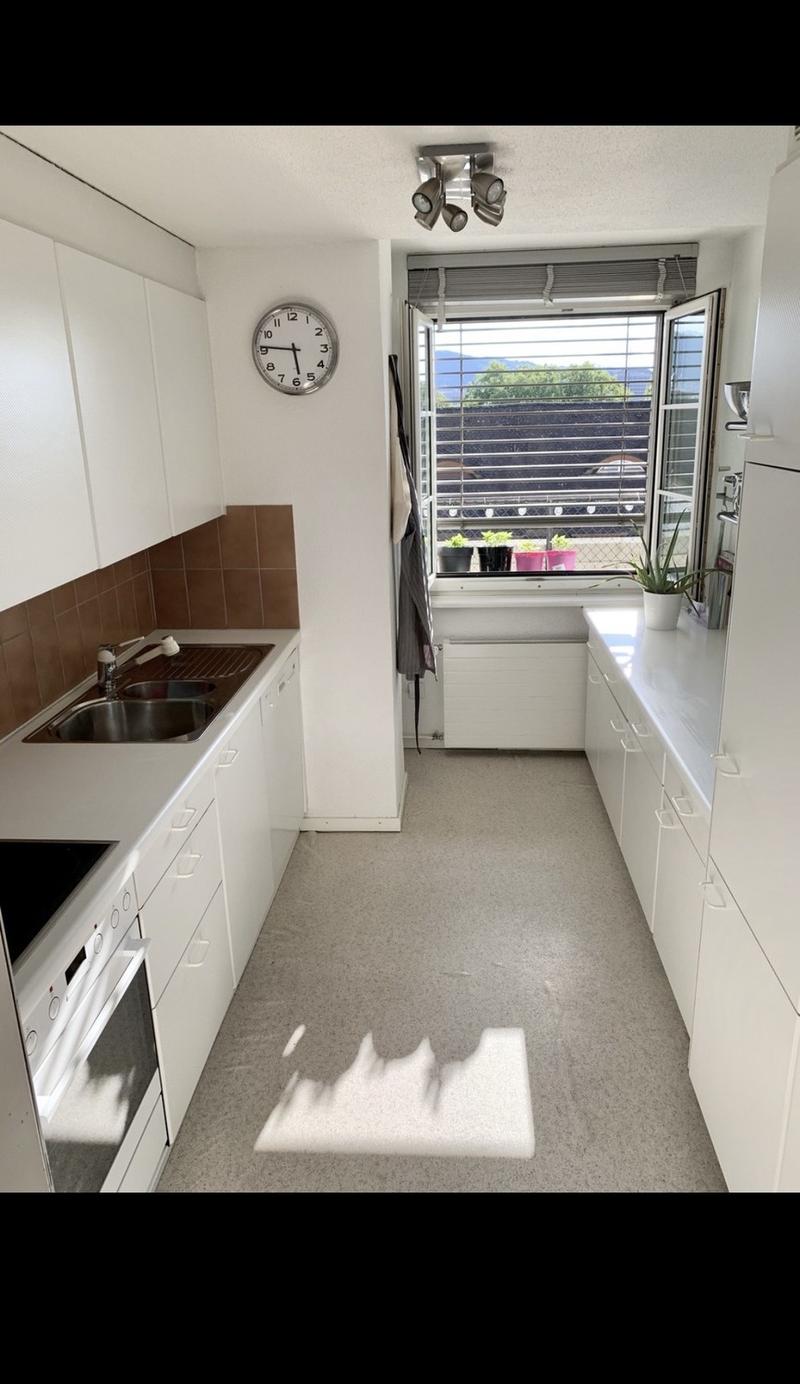 Spacious, Partially Furnished 2.5-Room Apartment in Central Zürich (11)
